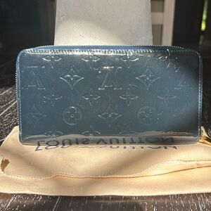 Louis Vuitton Vernis Zip Wallet